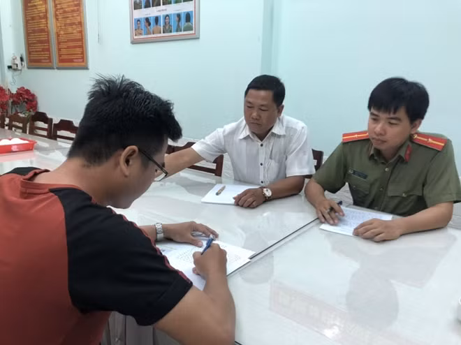 Tân tại cơ quan Công an.