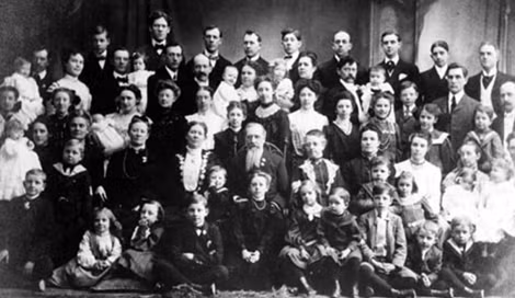 Gia đình người nông dân Nga, Feodor Vassilyev, sống vào thế kỷ 18 với đàn con đông tới 69 người.