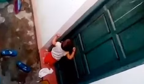 Ảnh: Cắt từ video clip.