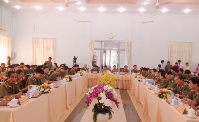 Các đại biểu tham dự Hội thảo.