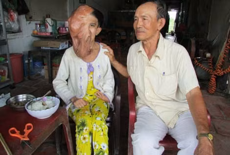 Ông Đỗ Tấn Phát cùng con gái Đỗ Thùy Dương.
