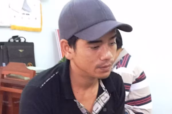 La Hồng Nhân tại cơ quan Công an.