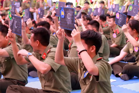 Thí sinh tham gia phần thi trả lời câu hỏi