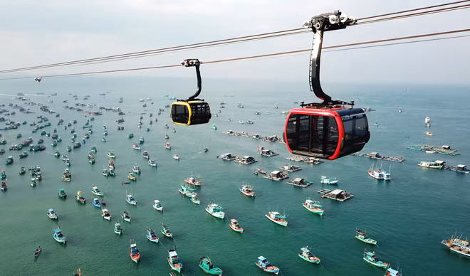 Cáp treo Hòn Thơm thu hút lượng lớn du khách tới Nam Đảo Ngọc