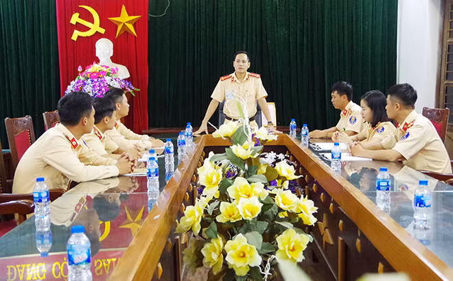 Công an thị xã Mỹ Hào, tỉnh Hưng Yên mở đợt cao điểm xử lý vi phạm liên quan đến TTATGT. Công an thị xã Mỹ Hào, tỉnh Hưng Yên mở đợt cao điểm xử lý vi phạm liên quan đến TTATGT.