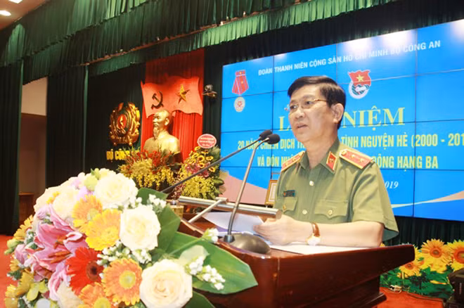 Thứ trưởng Nguyễn Văn Sơn phát biểu chúc mừng