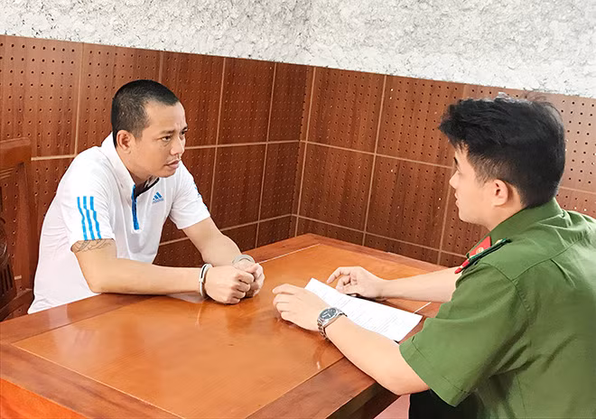 Đối tượng Trần Phương Bình tại cơ quan Công an.