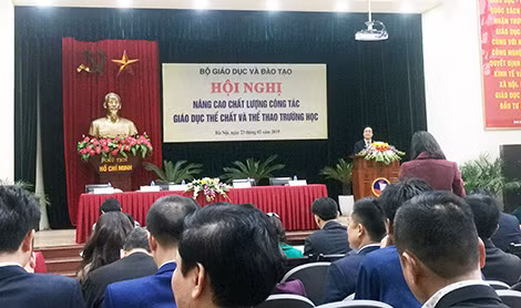 Bộ trưởng Phùng Xuân Nhạ và các đại biểu dự Hội nghị.