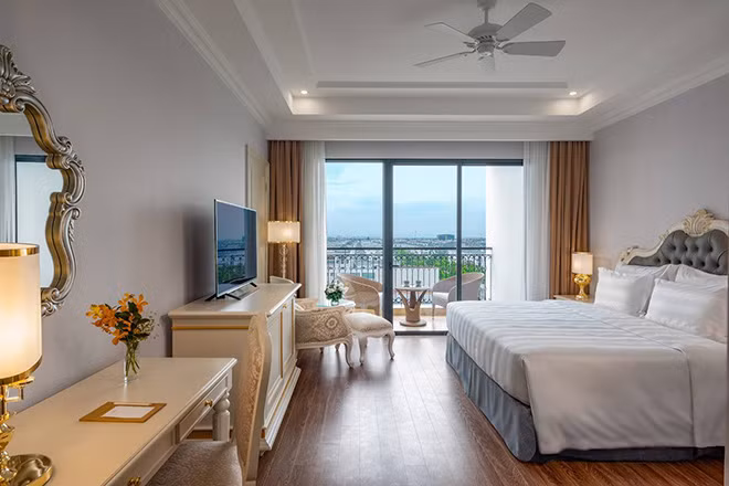 Phòng nghỉ tiện nghi, sang trọng của khách sạn mang đến tầm nhìn khoáng đạt, năng động Phòng nghỉ tiện nghi, sang trọng của khách sạn mang đến tầm nhìn khoáng đạt, năng động