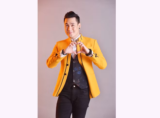Ca sĩ Khánh Phương.
