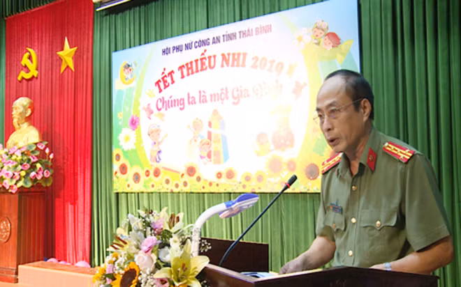Đồng chí Đại tá Trịnh Đình Thành - Phó Bí thư Đảng ủy, Phó giám đốc Công an tỉnh phát biểu tại buổi gặp mặt.