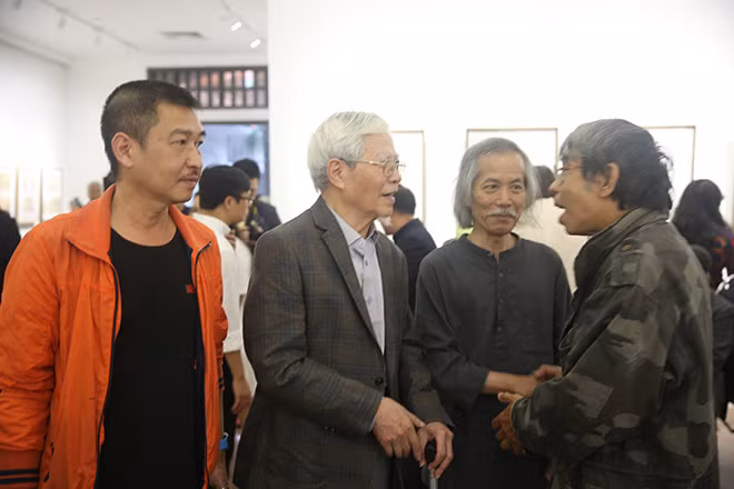 Nhiều văn nghệ sĩ nổi tiếng chúc mừng họa sĩ, NSND Ngô Mạnh Lân