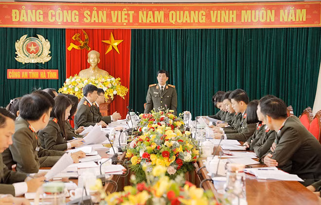 Toàn cảnh buổi làm việc.