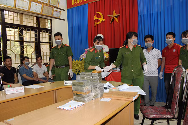 Tang vật vụ án. Tang vật vụ án.