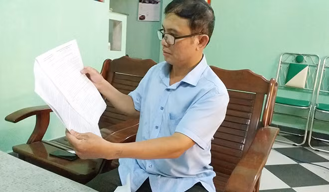 Ông Trần Viết Tĩnh bức xúc trình bày sự việc.