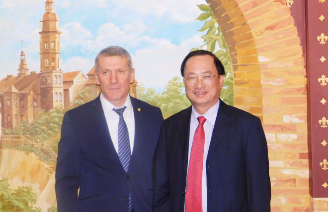 Thứ trưởng Nguyễn Văn Thành và Thứ trưởng Bộ Nội vụ BelarusMelchenko Nikolay.