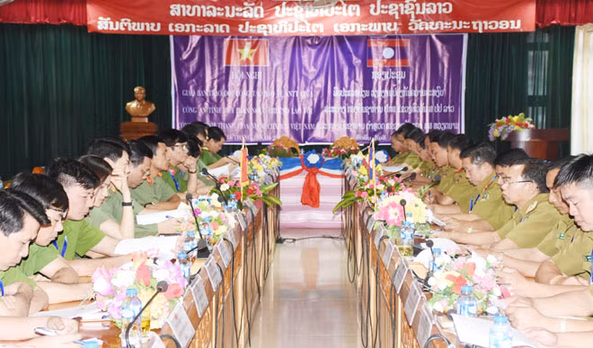 Toàn cảnh Hội nghị giao ban giữa Công an Thanh Hóa - Hủa Phăn. Toàn cảnh Hội nghị giao ban giữa Công an Thanh Hóa - Hủa Phăn.
