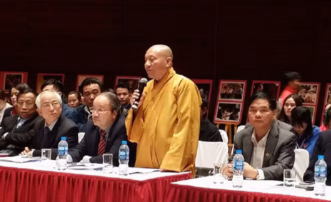 Hòa thượng Thích Gia Quang, đại diện Giáo hội Phật giáo Việt Nam trao đổi ý kiến về cách thông tin của báo chí về vấn đề tôn giáo. Hòa thượng Thích Gia Quang, đại diện Giáo hội Phật giáo Việt Nam trao đổi ý kiến về cách thông tin của báo chí về vấn đề tôn giáo.