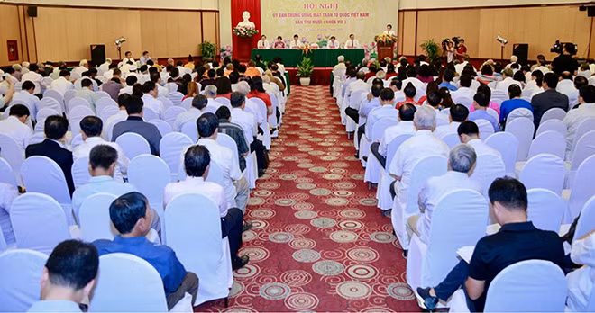 Toàn cảnh Hội nghị lần thứ 10.