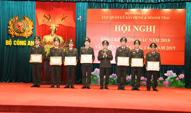 Các tập thể, cá nhân được tặng Bằng khen của Bộ Công an