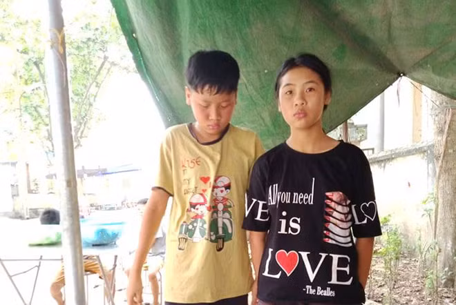 Hai đứa con anh Hồng giờ bơ vơ...