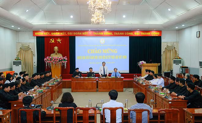 Đồng chí Trần Thanh Mẫn chúc mừng Giáo hội Tịnh độ Cư sĩ Phật hội Việt Nam vừa tổ chức thành công Đại hội cấp toàn đạo lần thứ III.