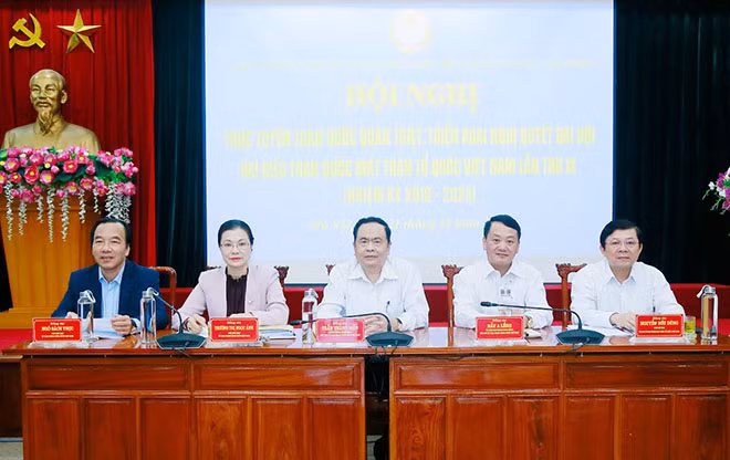 Đồng chí Trần Thanh Mẫn quán triệt các chương trình hành động của Mặt trận Tổ quốc.