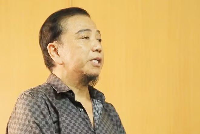 Nghệ sĩ Hồng Tơ ra tòa vì tội “đánh bạc”. Nghệ sĩ Hồng Tơ ra tòa vì tội “đánh bạc”.
