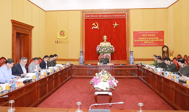 Các đại biểu tham dự hội nghị.