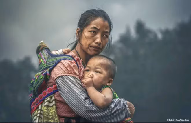 Bức ảnh "Niềm hi vọng của mẹ" của tác giả Edwin Ong Wee Kee giành giải Nhất của giải Hamdan International Photography Award với khoản tiền thưởng lên tới 120.000 USD.