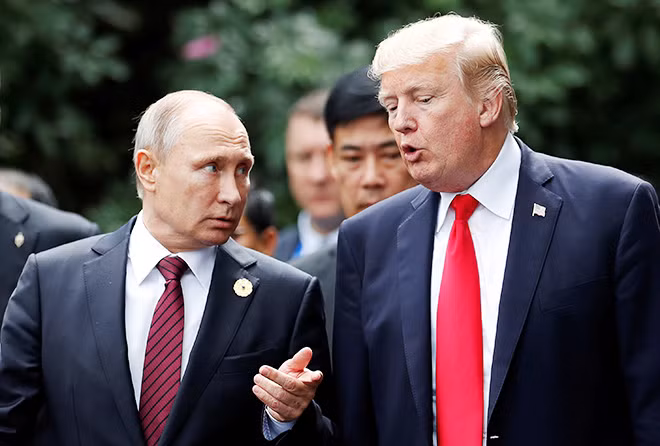 Tổng thống Nga Vladimir Putin và người đồng cấp Mỹ Donald Trump.