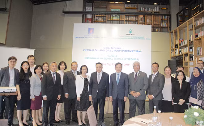 Lễ ký kết đánh dấu bước phát triển mới trong quan hệ Petrovietnam và Petronas