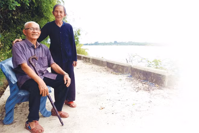 Vợ chồng ông Trinh bà Thiện hạnh phúc lúc tuổi già.