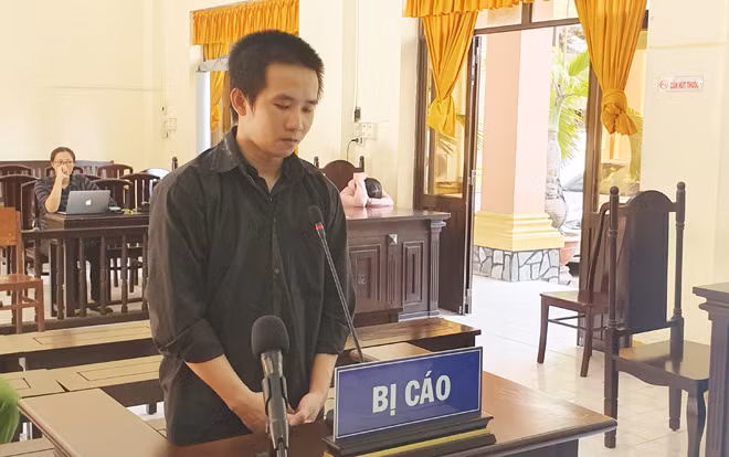 Phạm Mạnh Thường tại phiên tòa. Phạm Mạnh Thường tại phiên tòa.