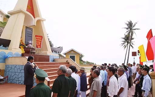Tri ân các Anh hùng liệt sĩ hi sinh tại đảo Cồn Cỏ