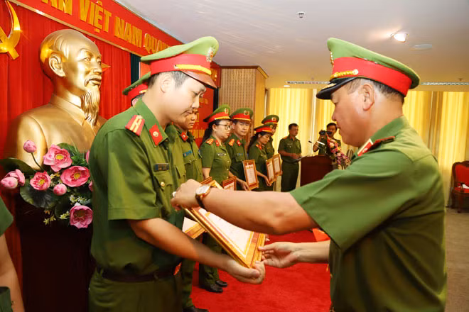 Thượng tôn pháp luật trong đấu tranh với tội phạm ảnh 1