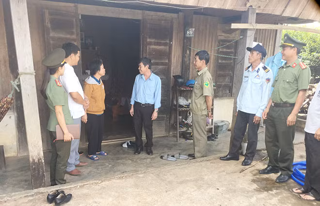 Công an huyện Cư Jút phối hợp với Hội đồng giáo xứ Phúc Bình làm tốt công tác vận động bà con giáo dân tích cực tham gia phong trào Toàn dân bảo vệ ANTQ.