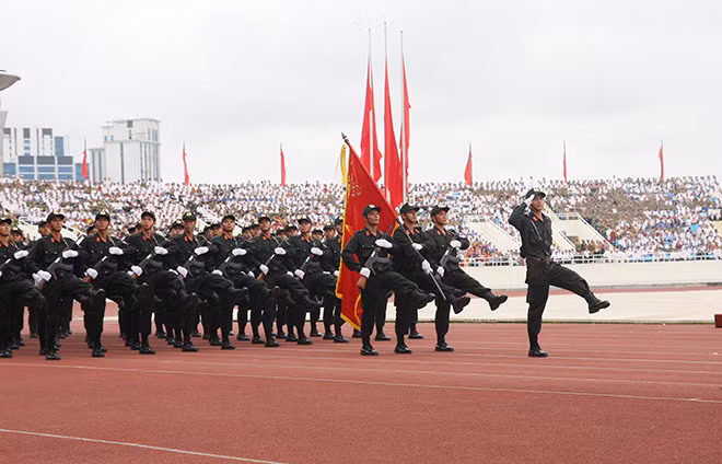 Lực lượng Cảnh sát nhân dân không ngừng lớn mạnh, trưởng thành.