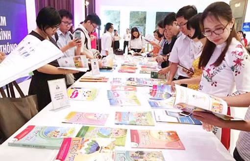 Phát huy tiếng nói của người trực tiếp dạy học trong chọn sách giáo khoa mới ảnh 2