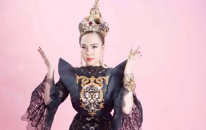Danh hiệu “nữ hoàng văn hóa tâm linh” gây phản ứng của dư luận.