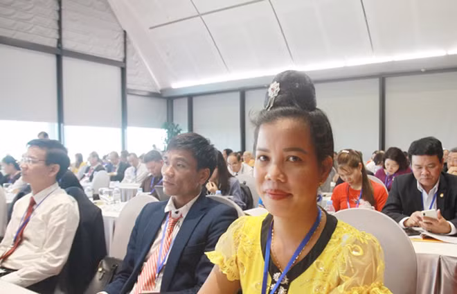 Quang cảnh buổi gặp mặt. Quang cảnh buổi gặp mặt.
