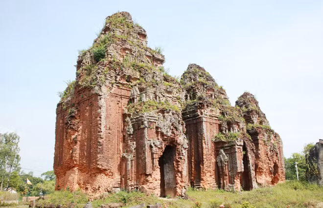 Tháp Chăm Khương Mỹ-Núi Thành.