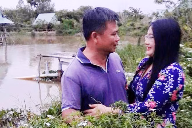 Nhà thơ Vũ Thiên Kiều và chồng.