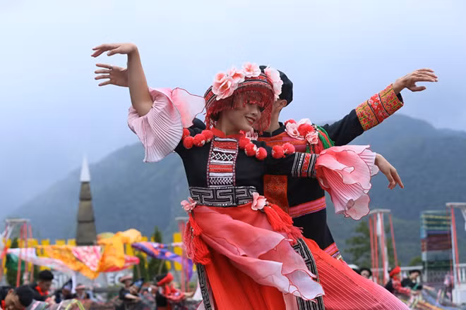 Chuyện tình chàng Đỗ nàng Quyên.
