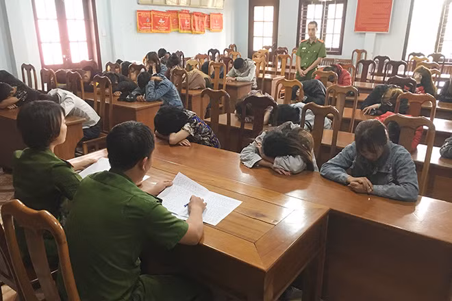 Các đối tượng tại Công an huyện Đắk Song.