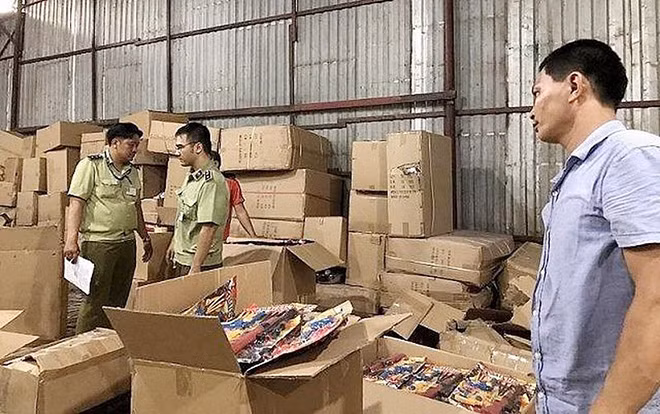 Lô hàng không có chứng từ, có dấu hiệu vi phạm trong lĩnh vực sở hữu công nghiệp bị cơ quan chức năng bắt giữ.