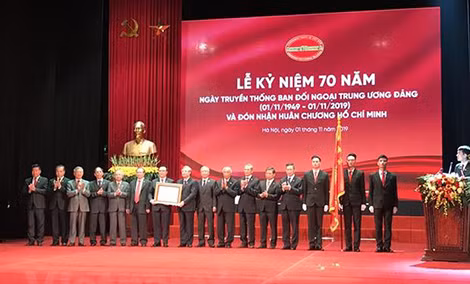 Ban Đối ngoại Trung ương đón nhận Huân chương Hồ Chí Minh
