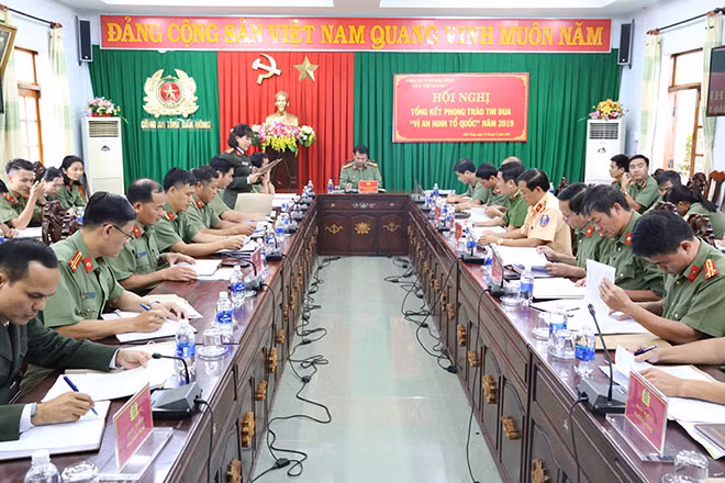 Toàn cảnh hội nghị.