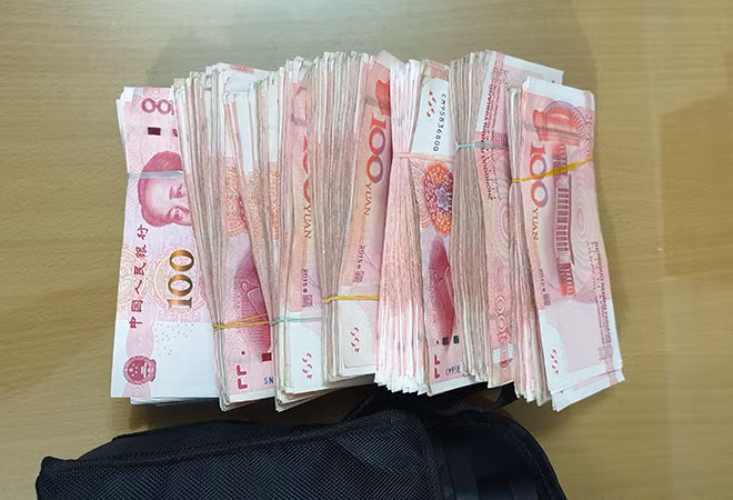 Số nhân dân tệ bị cướp.