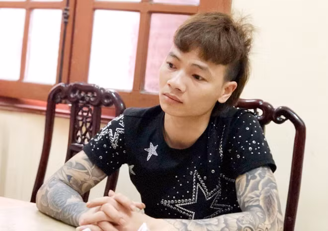 Khá “bảnh” nổi tiếng trên mạng xã hội với những clip sặc mùi giang hồ, chợ búa.